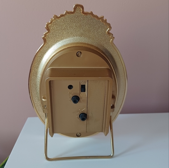 Bulova Quartz Clock Alarm Gold Tone Mantel Desk Oval T1 B0682 260 - Picture 4 of 13